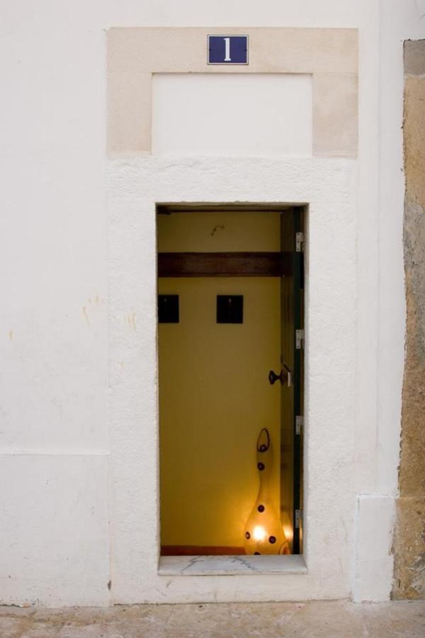 Pequeno Hostel Lissabon Buitenkant foto